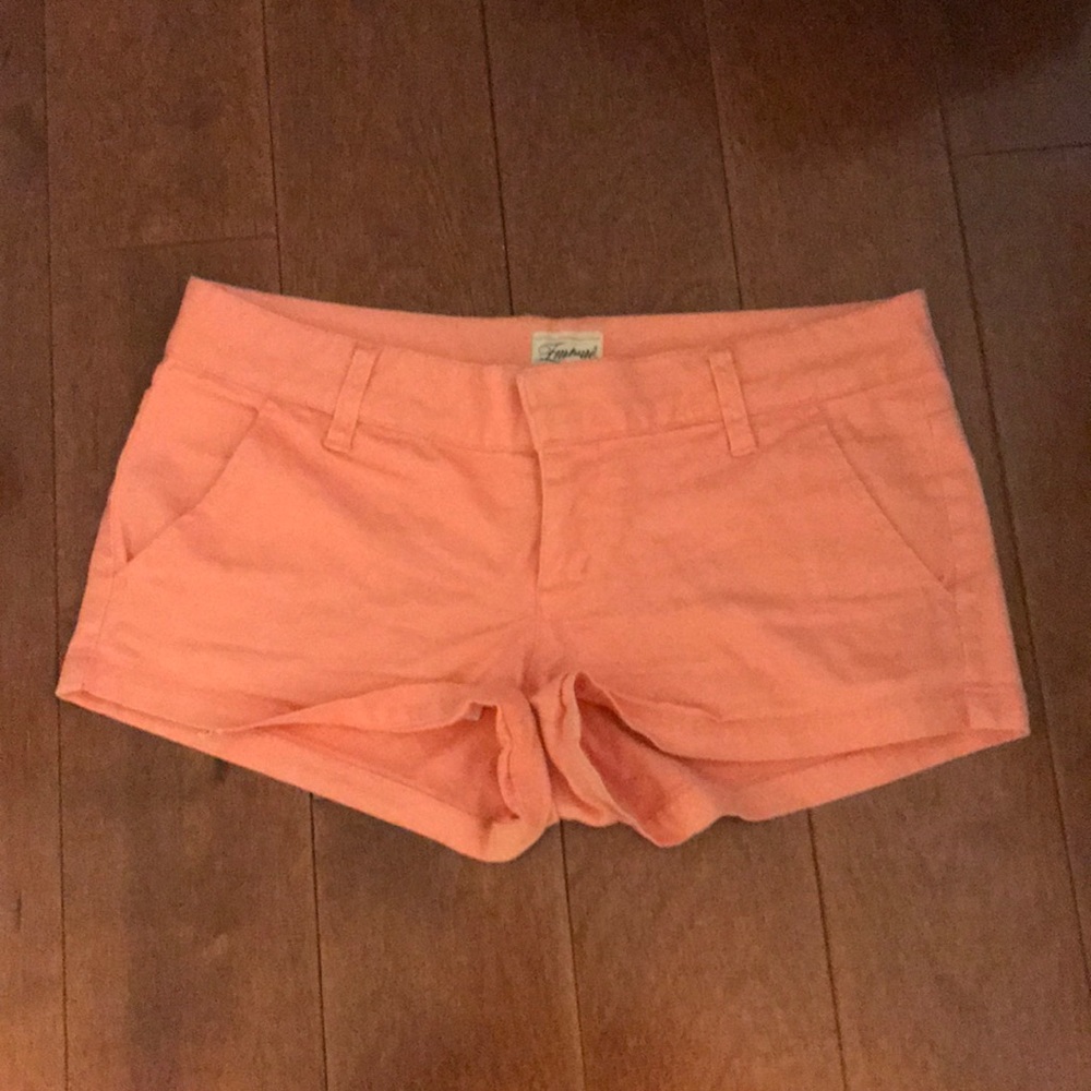 👍🏻 peach shorts 👍🏻